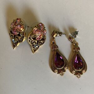 2 Pairs of Earrings in Excellent Condition - Costume Jewelry